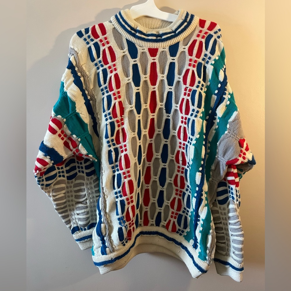 COOGI Sweater size L.